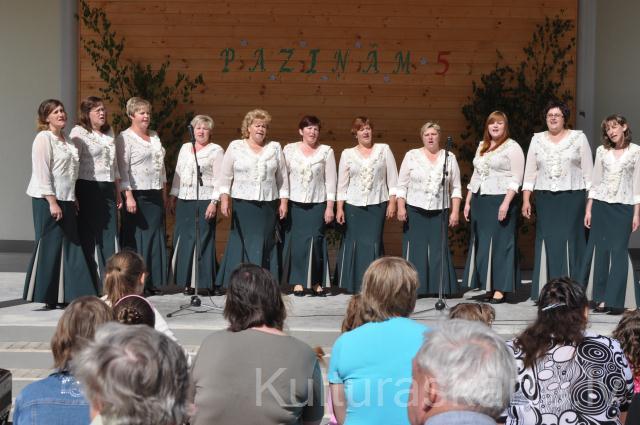 Sieviesu vokalais ansamblis"Paziņas"